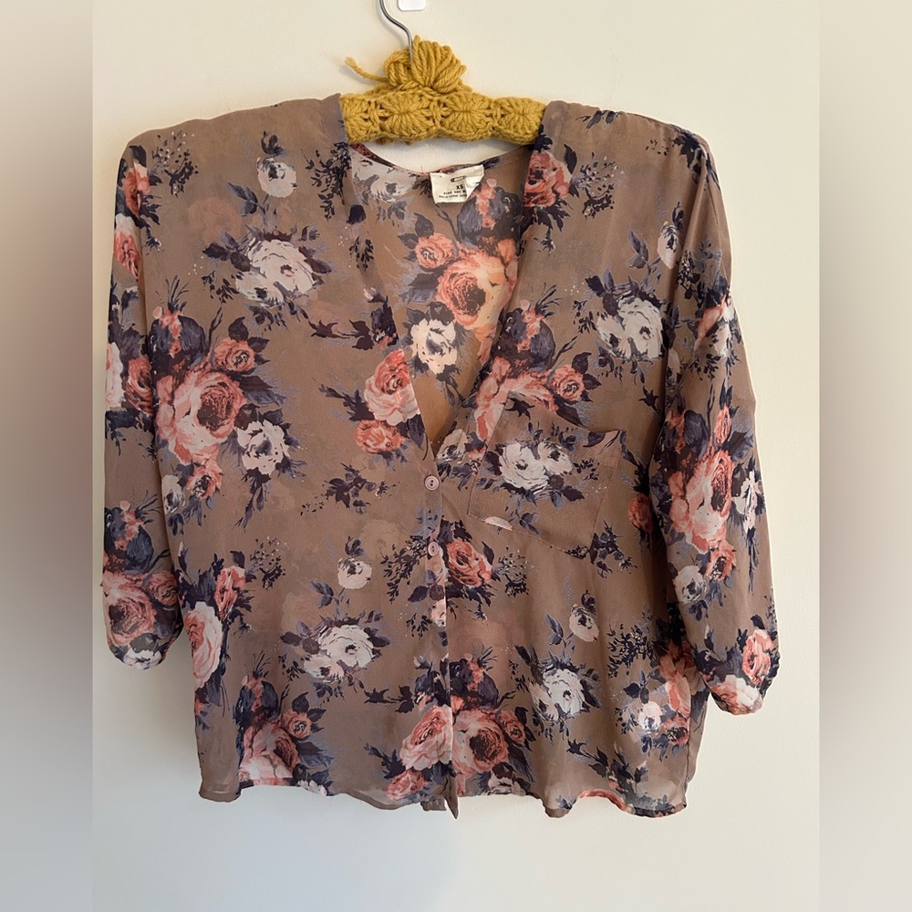 Anthro Pins and Needles Sheer Floral Two Button Flowy V Neck Blouse, Size XS
